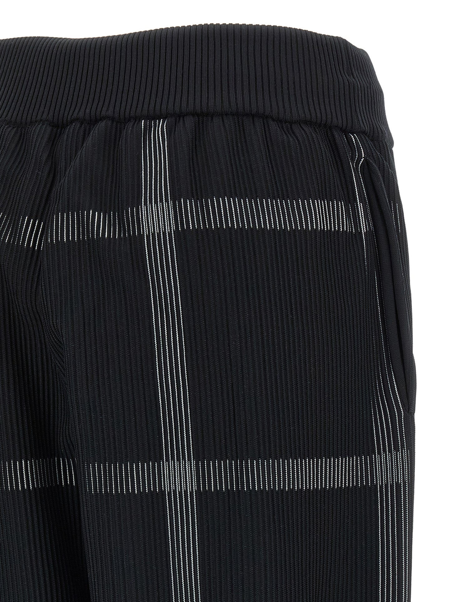 PLEATS PLEASE ISSEY MIYAKE Black Polyester Casual Pants