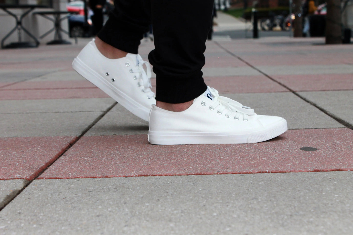 Retro-Inspired Black & White Canvas Sneakers – Unisex Fit, Cushioned Comfort
