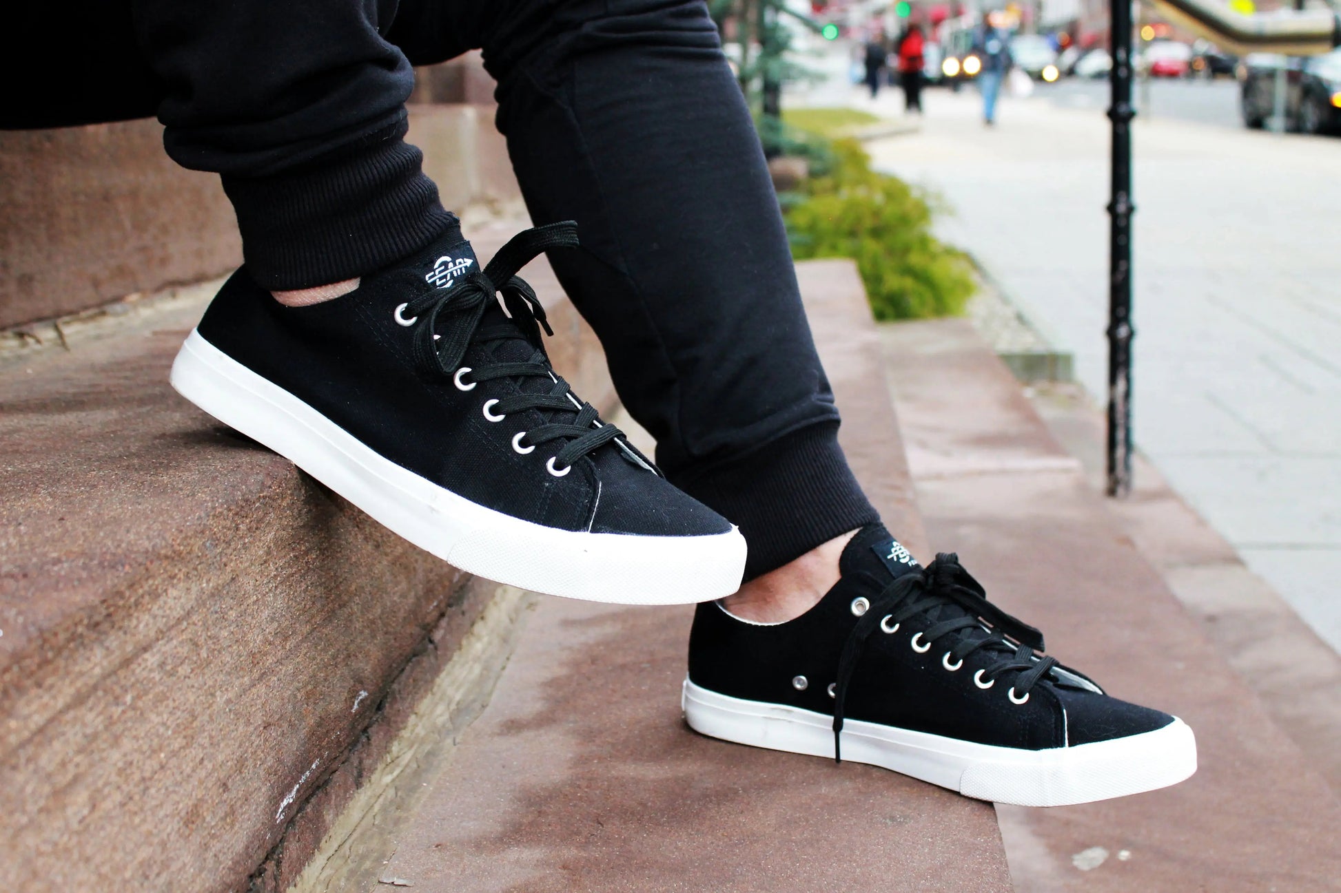 Retro-Inspired Black Canvas Sneakers – Unisex Fit, Cushioned Comfort